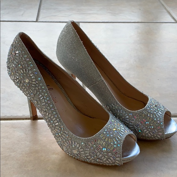 Studded heels - Picture 2 of 6